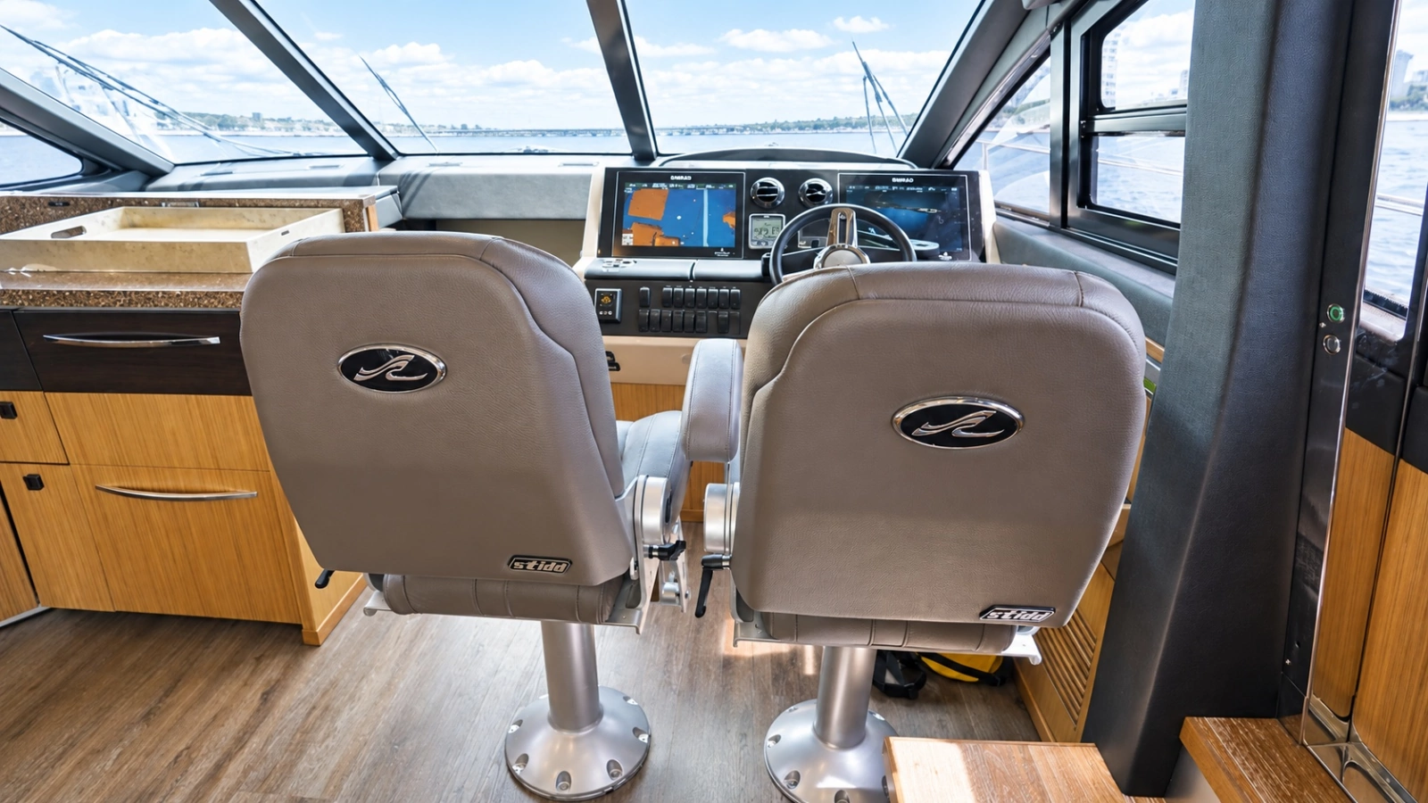 2016 Sea Ray L650 Fly