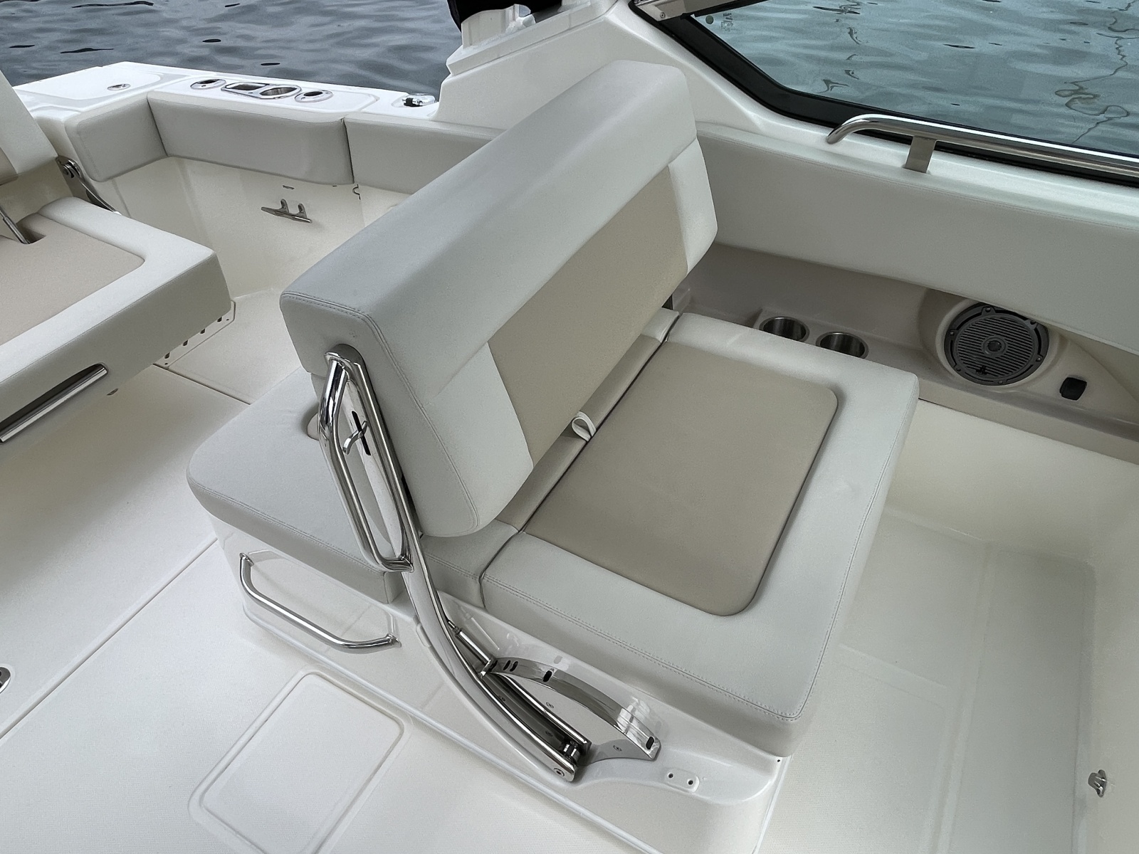 2023 Boston Whaler 