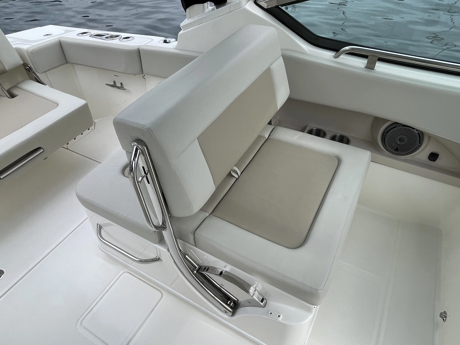 2023 Boston Whaler 