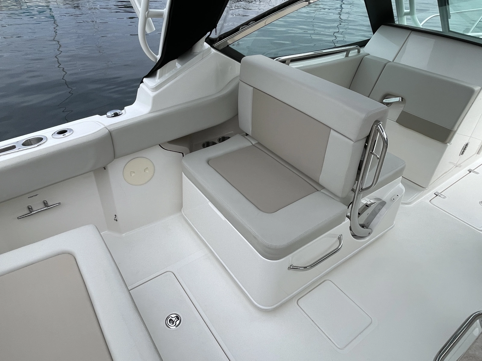 2023 Boston Whaler 