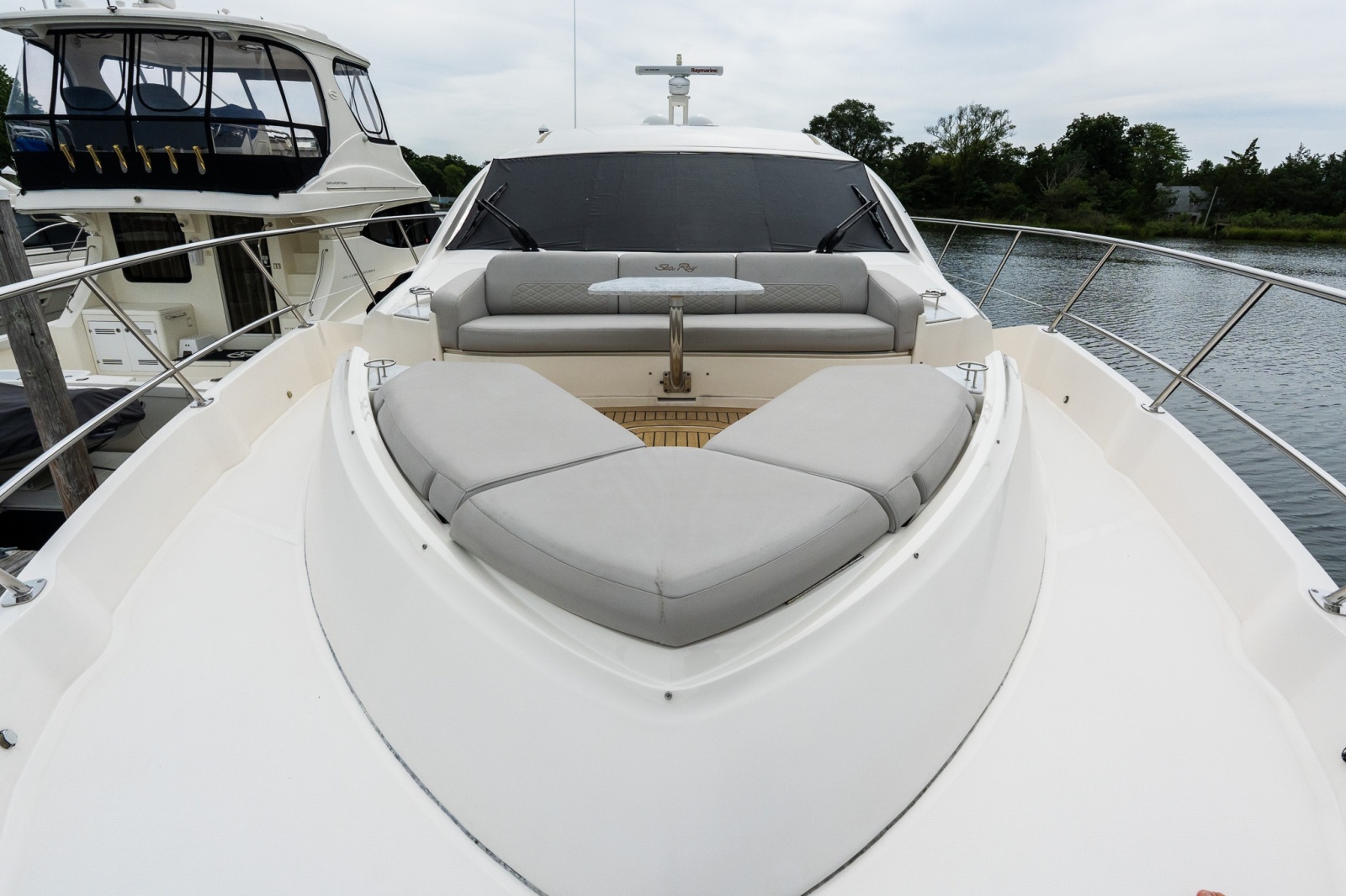2018 Sea Ray L550