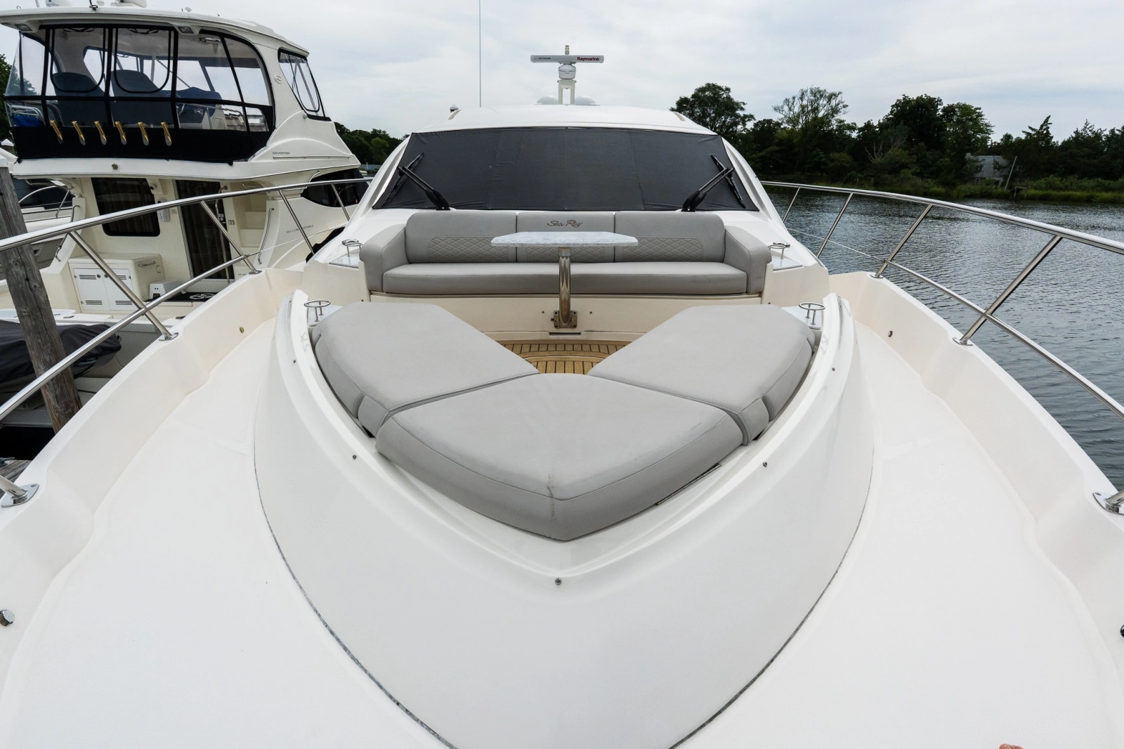 2018 Sea Ray L550