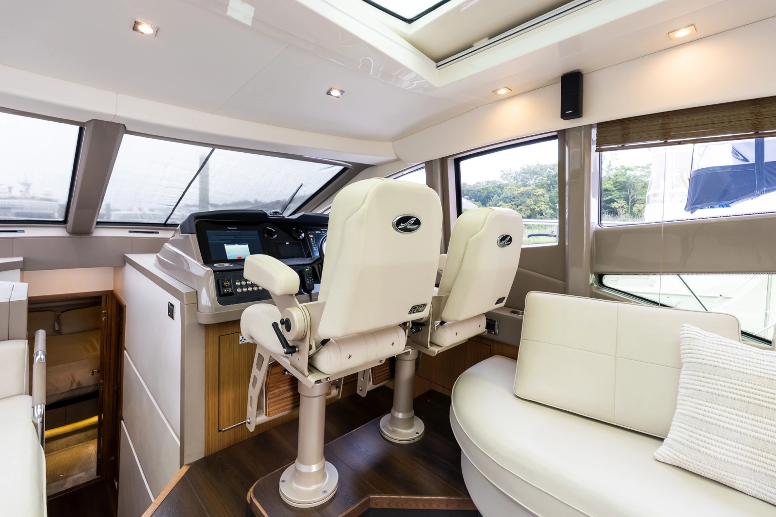 2018 Sea Ray L550