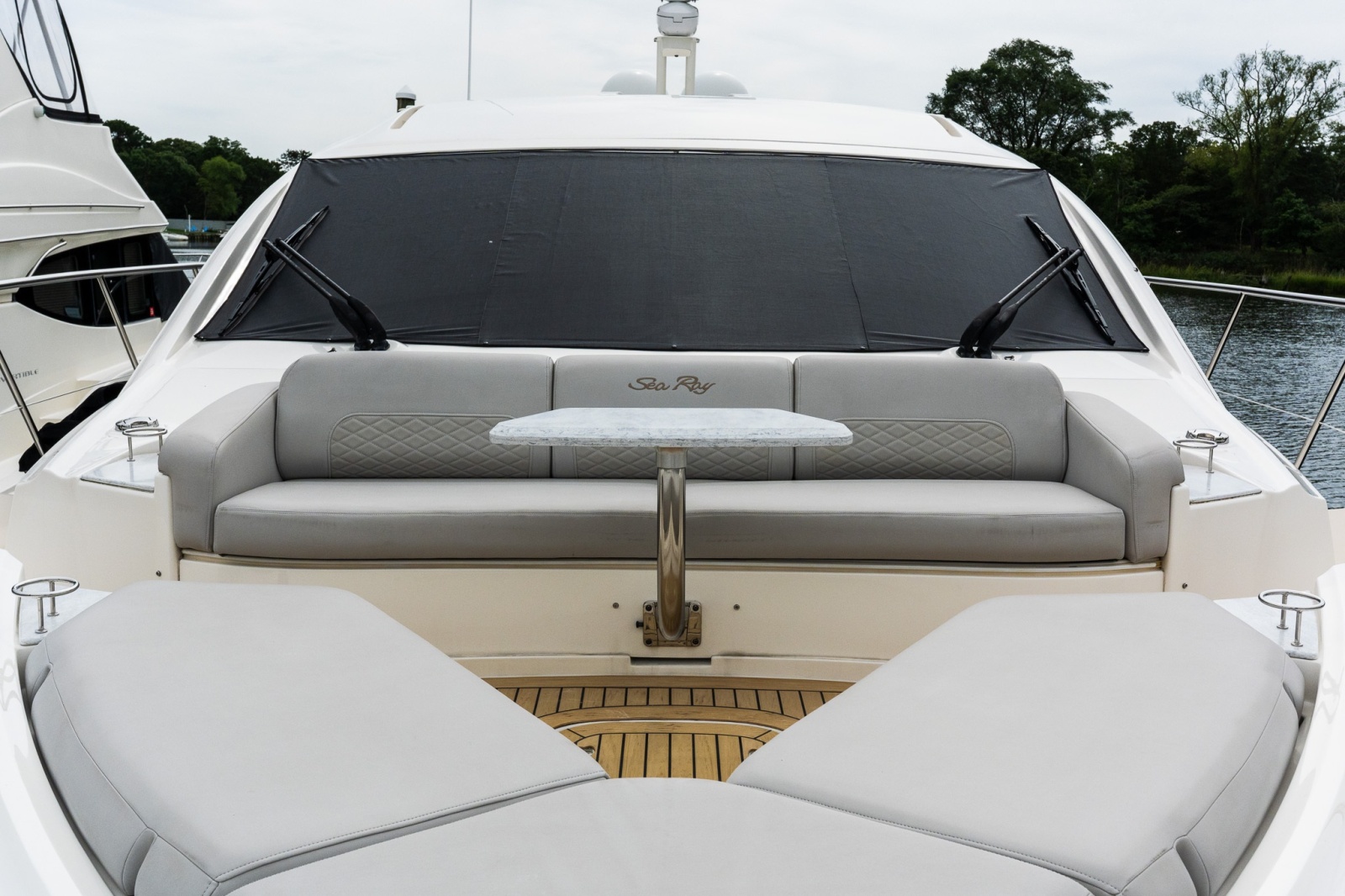 2018 Sea Ray L550
