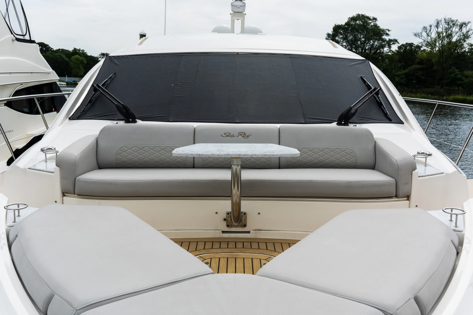 2018 Sea Ray L550