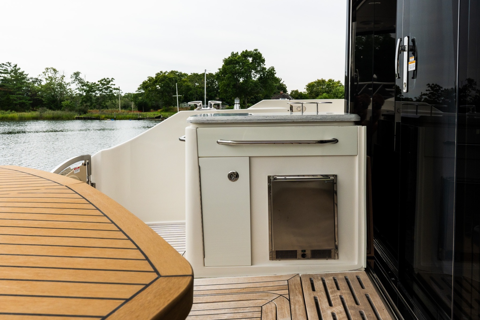 2018 Sea Ray L550