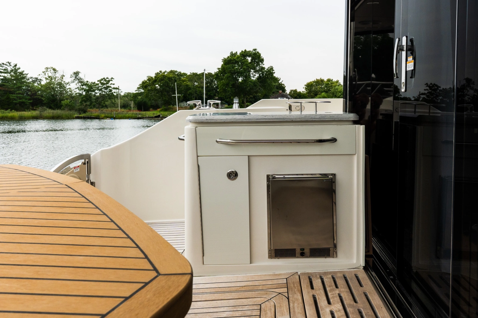 2018 Sea Ray L550