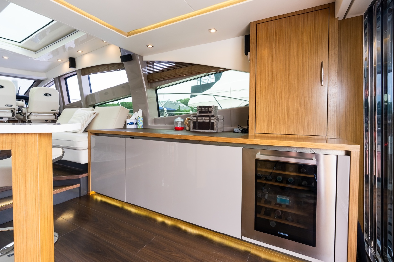 2018 Sea Ray L550