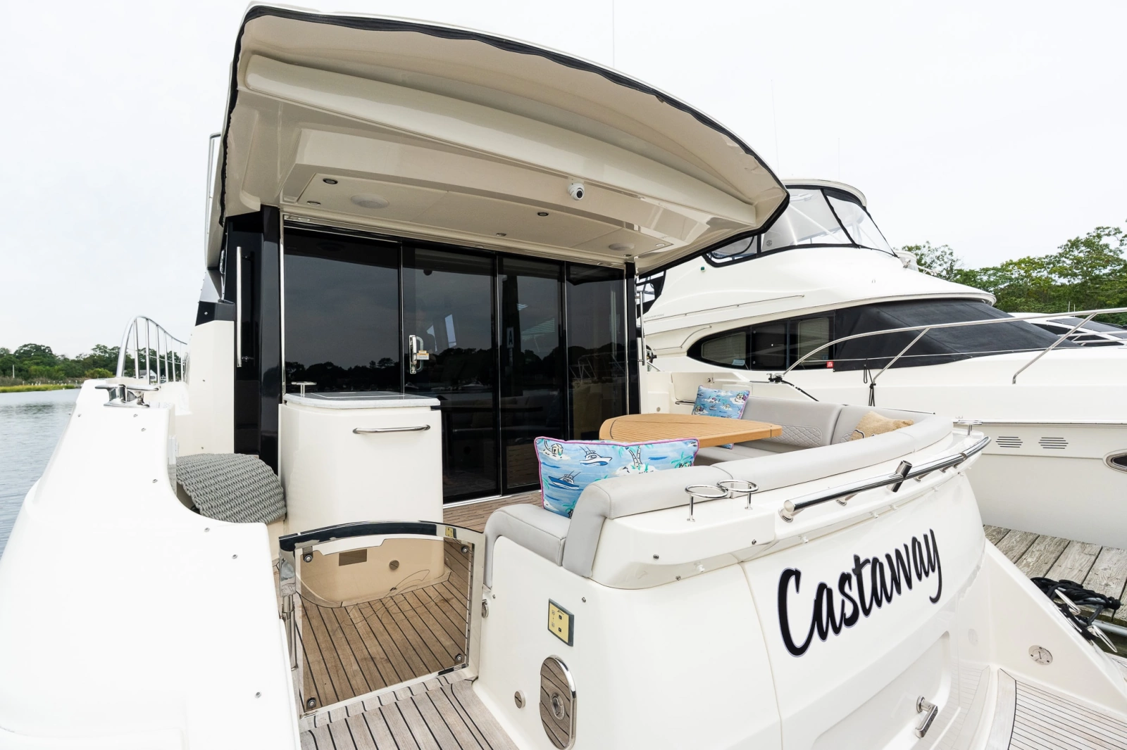 2018 Sea Ray L550