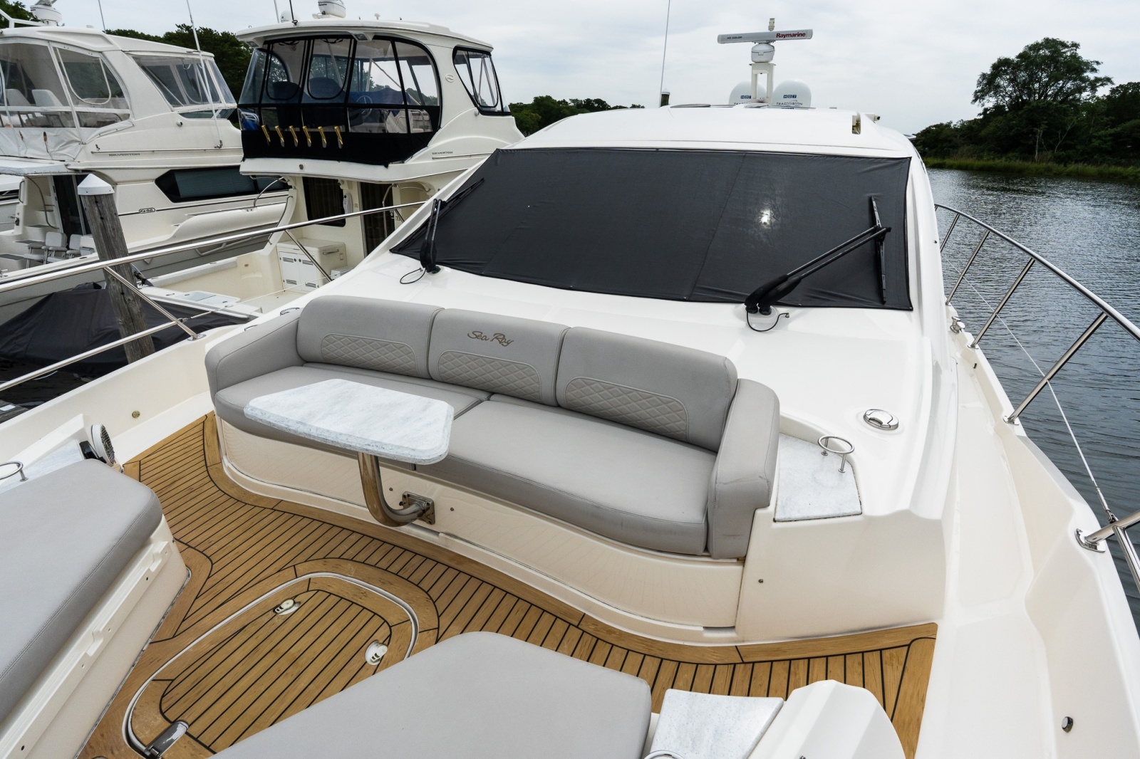 2018 Sea Ray L550