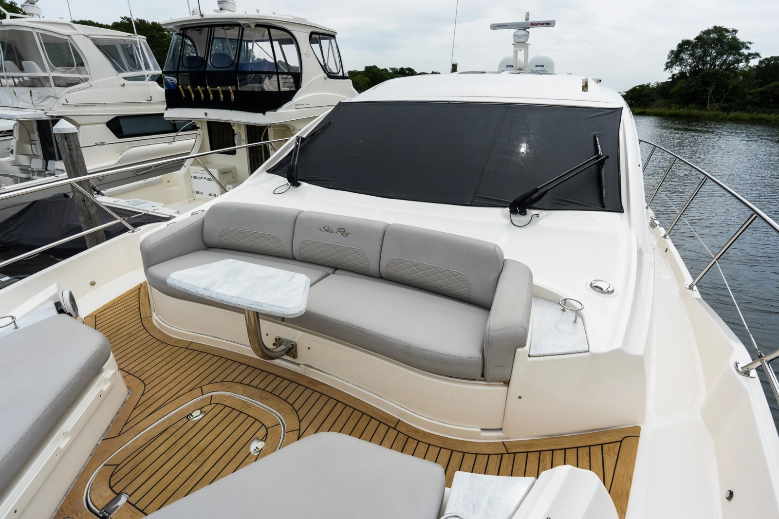 2018 Sea Ray L550