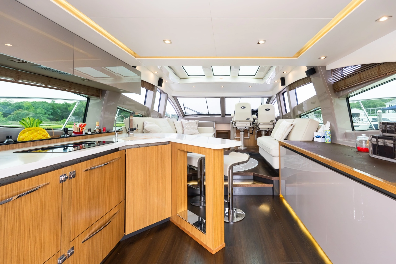 2018 Sea Ray L550