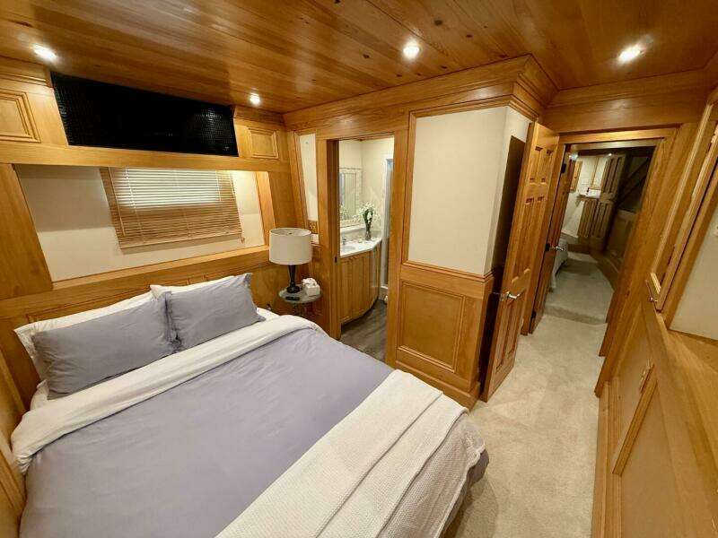 2018 Avenger Luxury Catamaran Coastal Cruiser