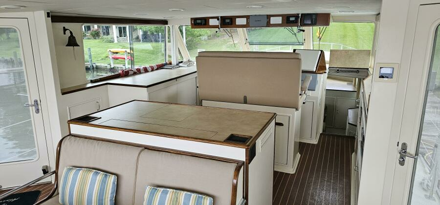 1969 Derecktor Hunt Motor Yacht