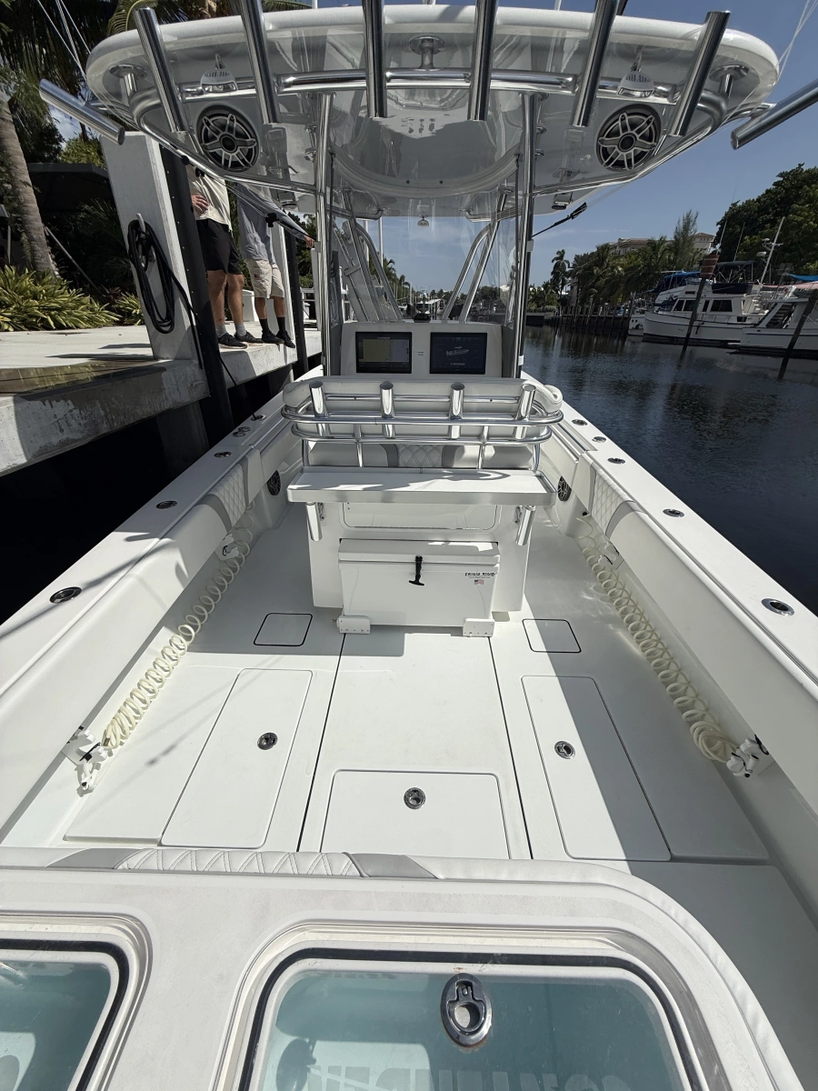 32ft Contender Yacht For Sale