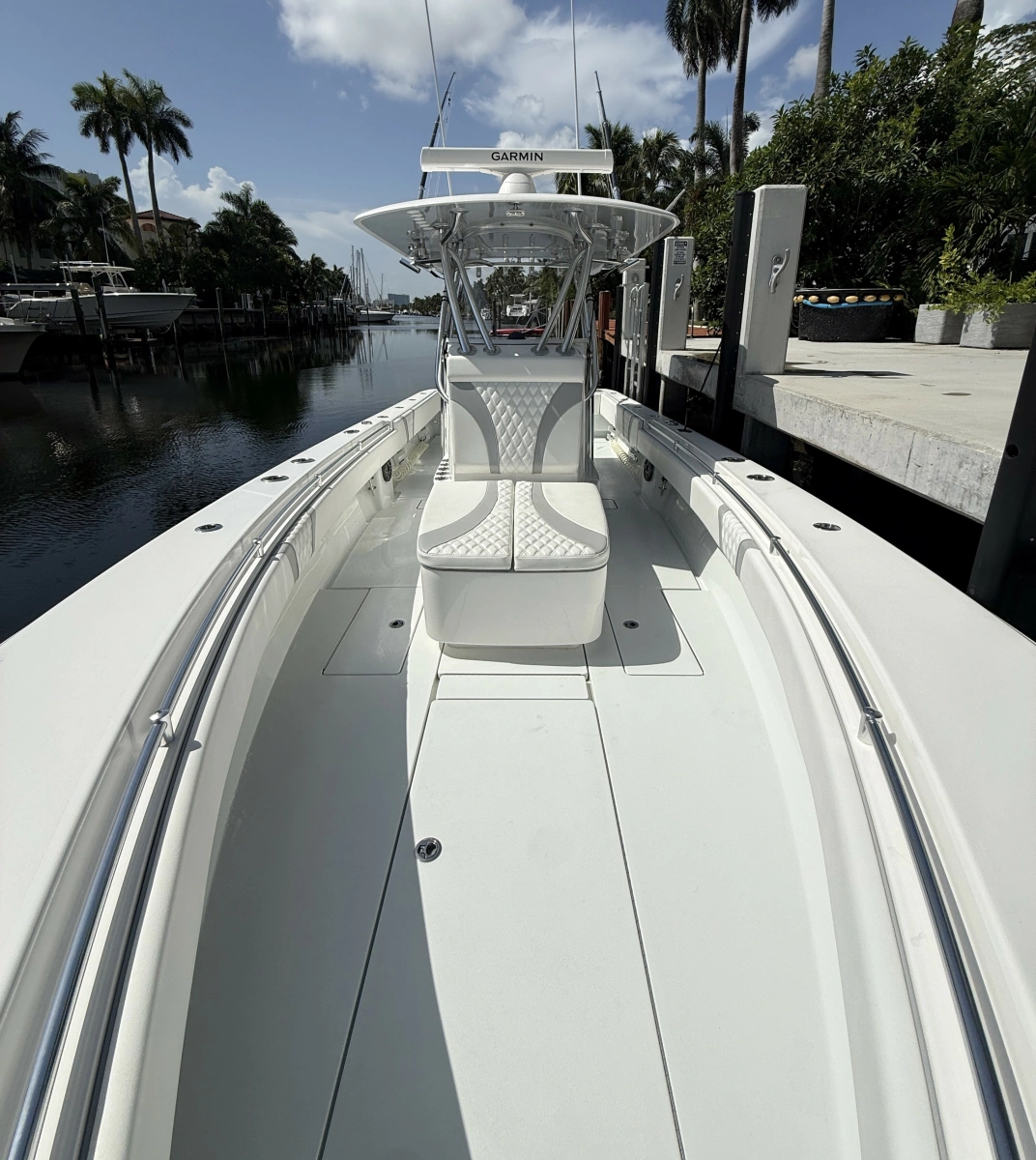 32ft Contender Yacht For Sale