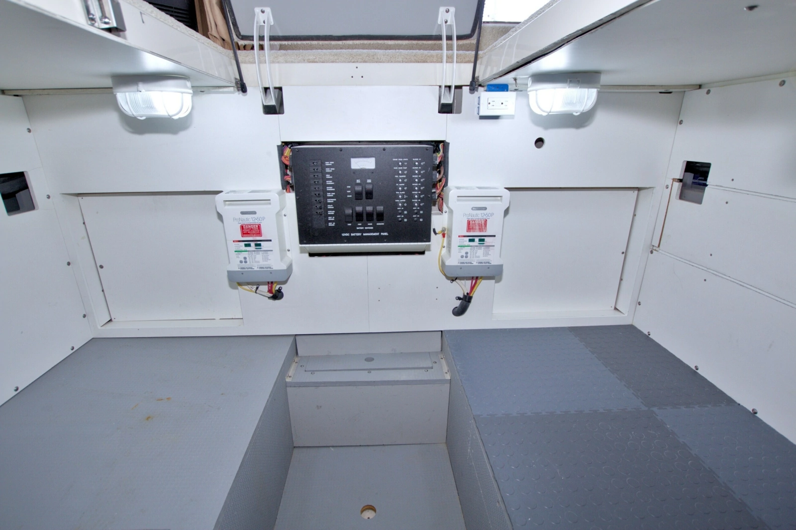 No Schedule 44ft Meridian Yacht For Sale