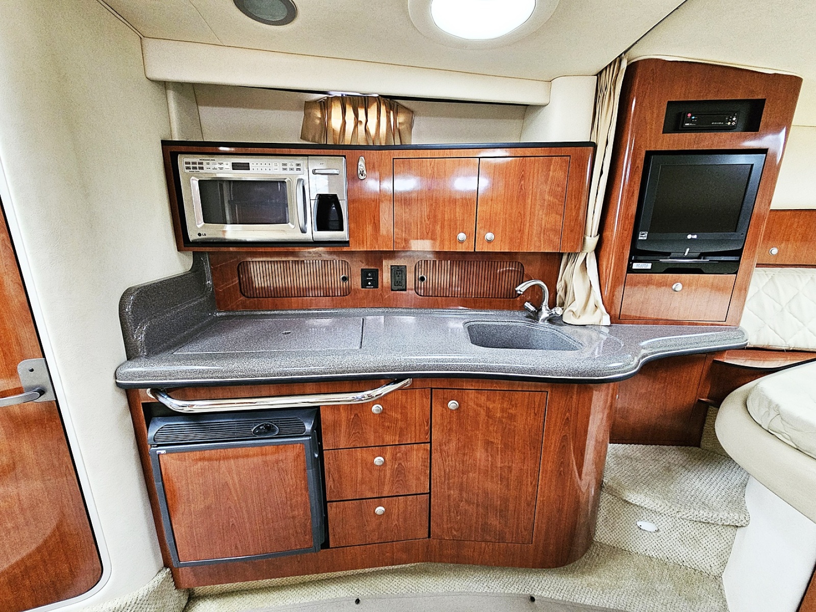 2007 Sea Ray 320