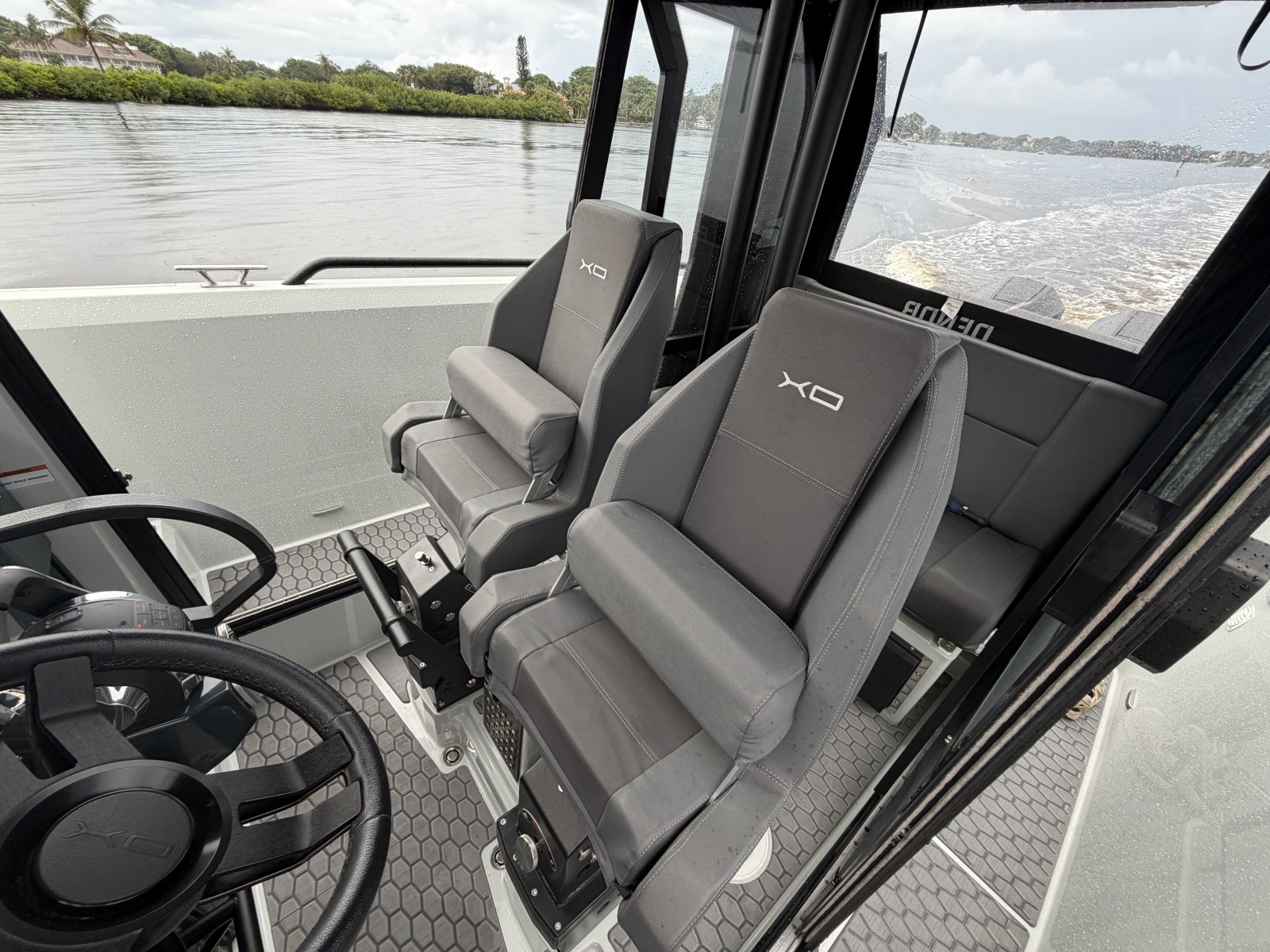2023 XO Boats Dfndr 9