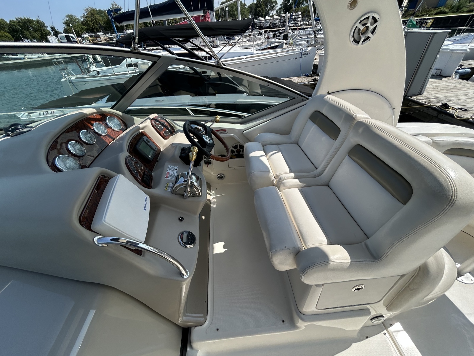 2006 Sea Ray Sundancer 320