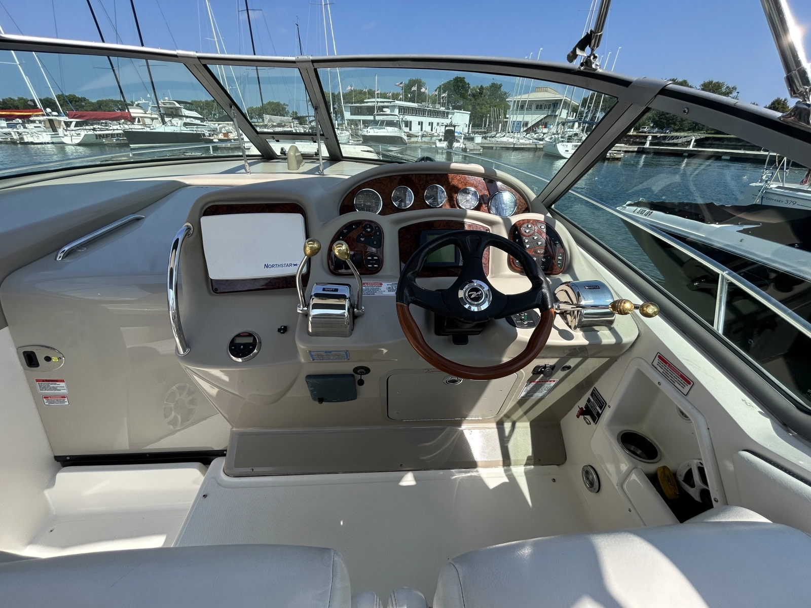 2006 Sea Ray Sundancer 320
