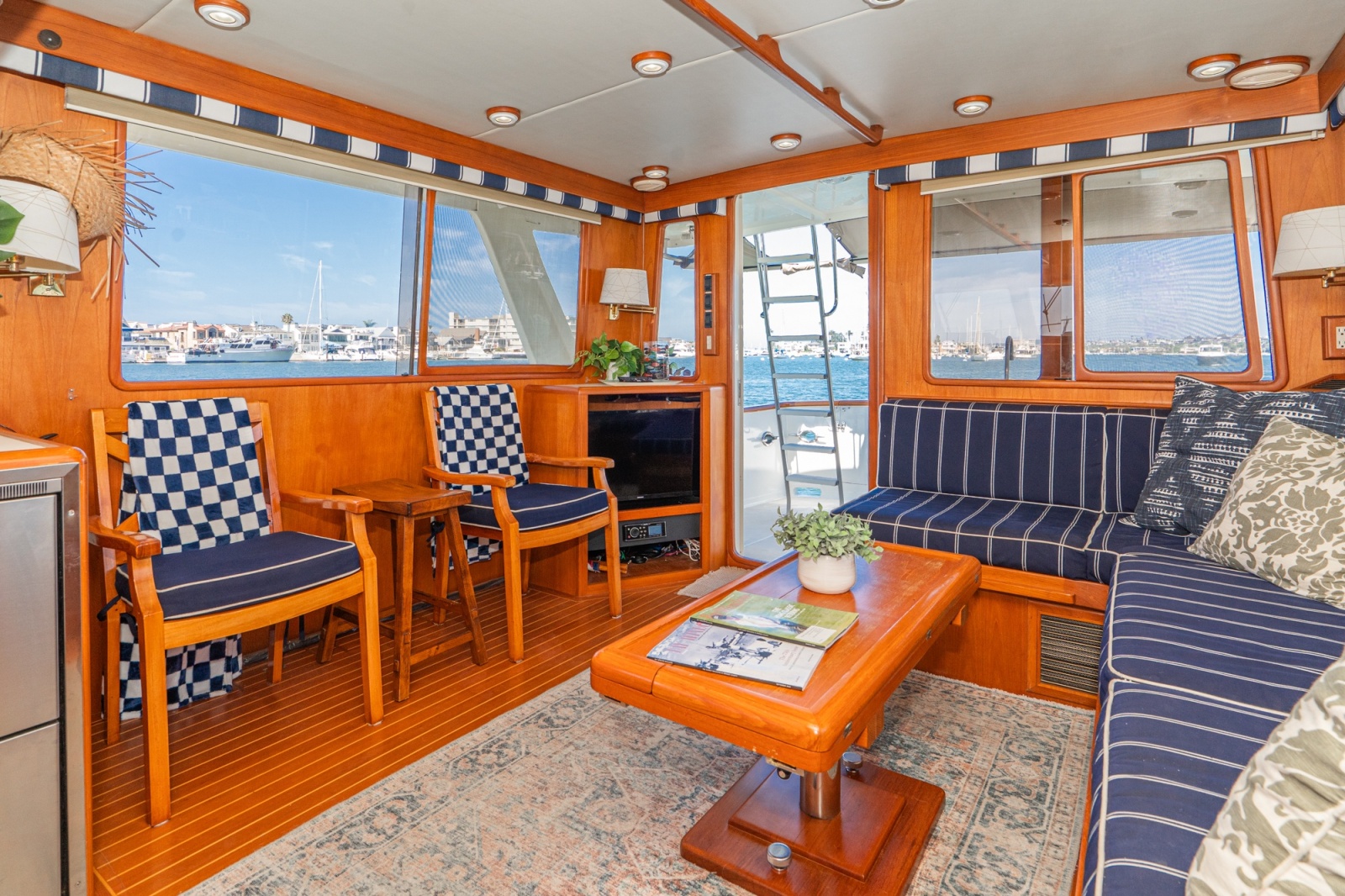 1999 Offshore Yachts 48 Sedan