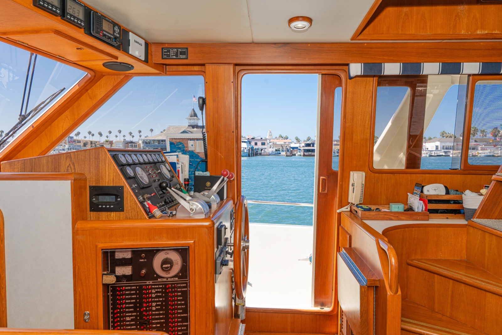 1999 Offshore Yachts 48 Sedan