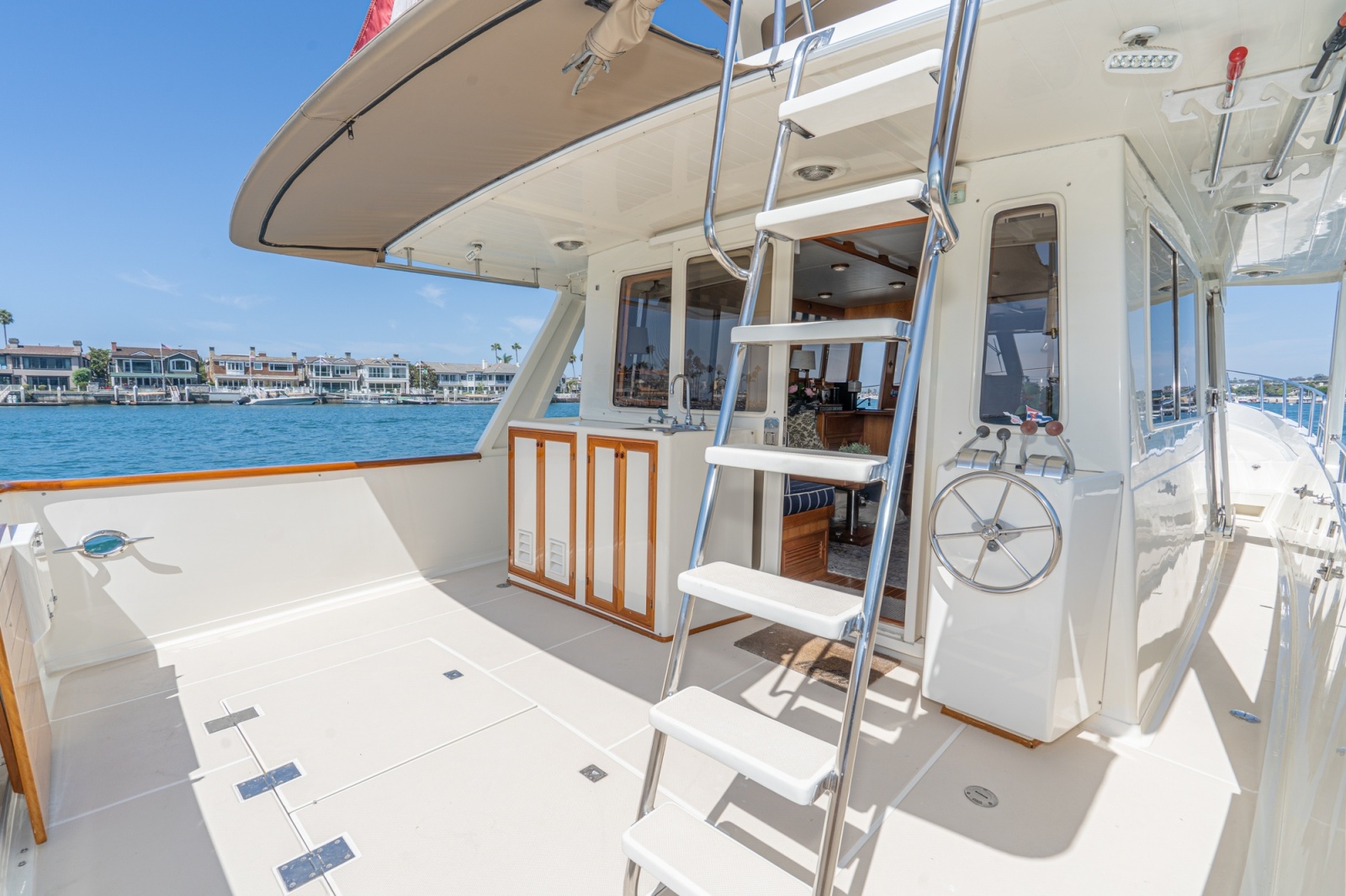 1999 Offshore Yachts 48 Sedan