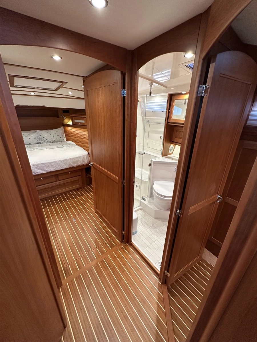 Passageway to Master Cabin Fwd