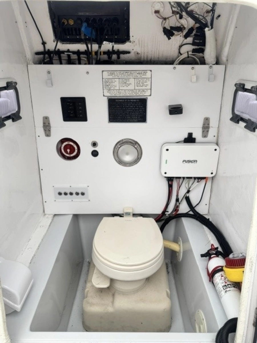 Freedom 24ft Topaz Yacht For Sale