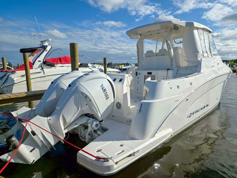 33ft Regal Yacht For Sale
