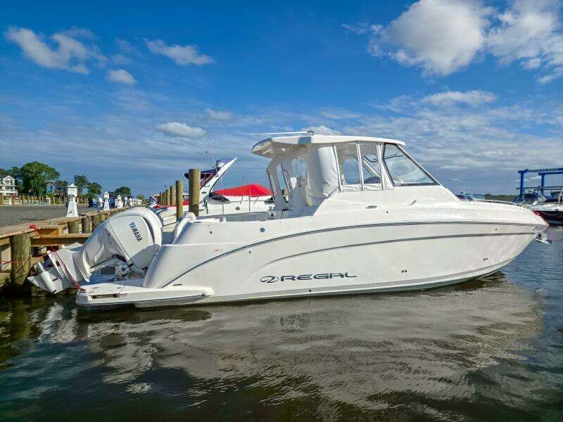 33ft Regal Yacht For Sale