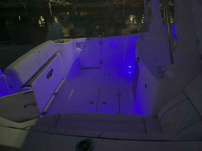 33ft Regal Yacht For Sale