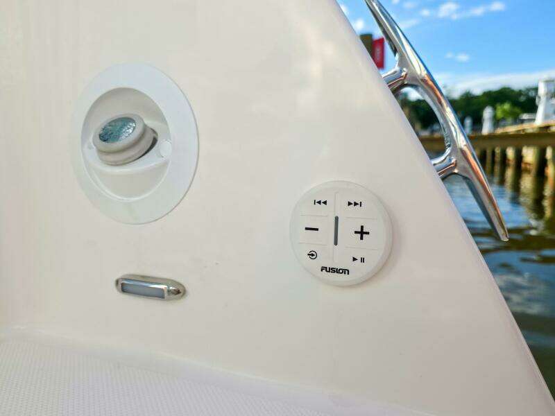 33ft Regal Yacht For Sale