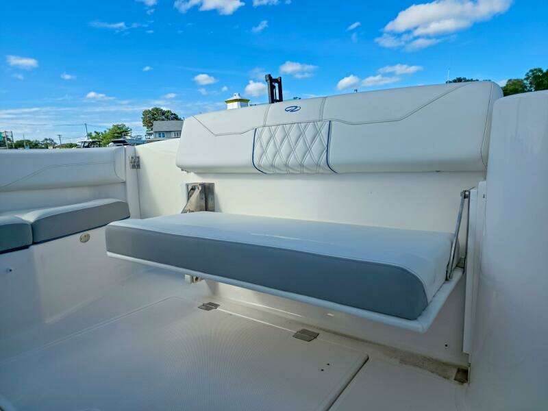 33ft Regal Yacht For Sale