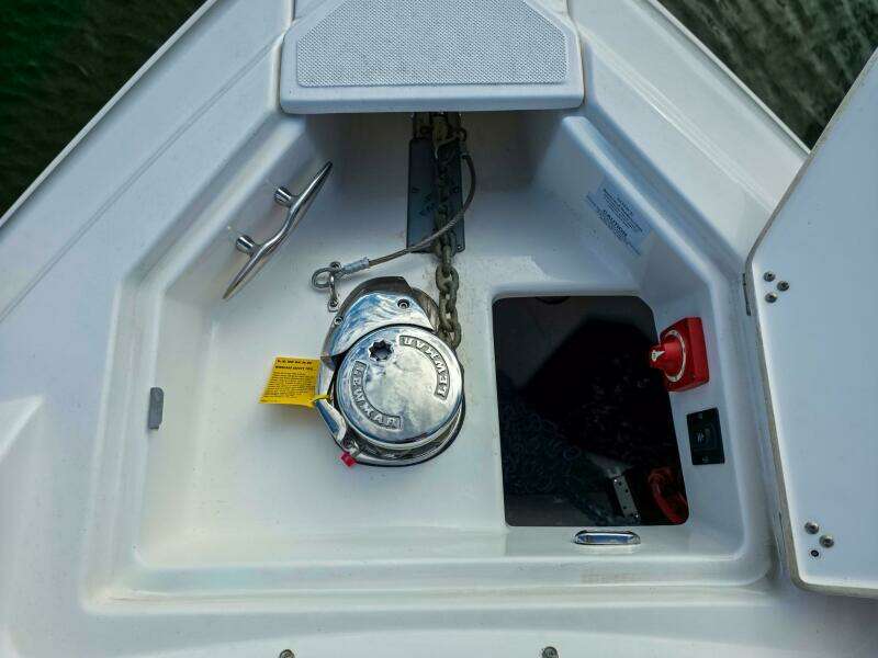 33ft Regal Yacht For Sale