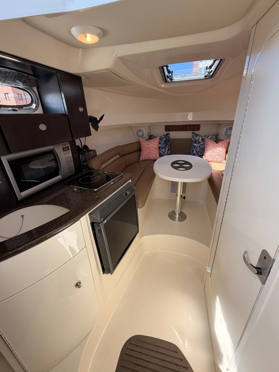 2006 Boston Whaler 285 Conquest