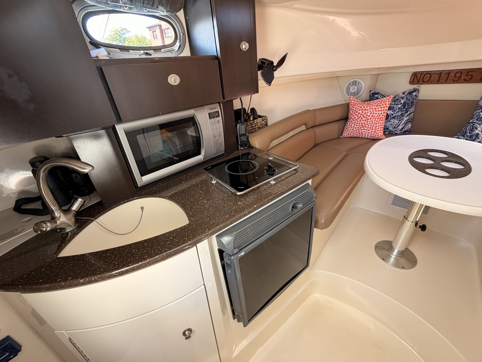 2006 Boston Whaler 285 Conquest