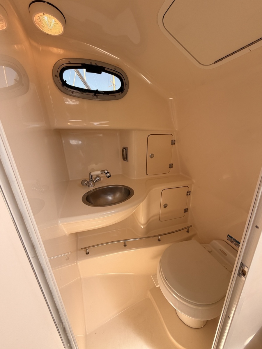 2006 Boston Whaler 285 Conquest