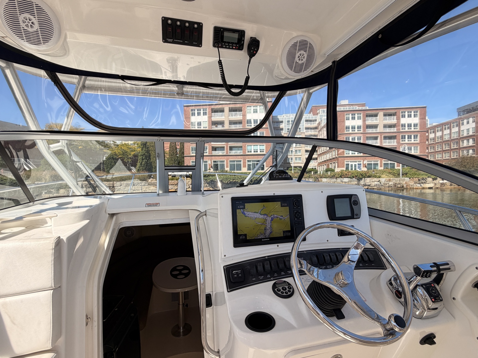 2006 Boston Whaler 285 Conquest