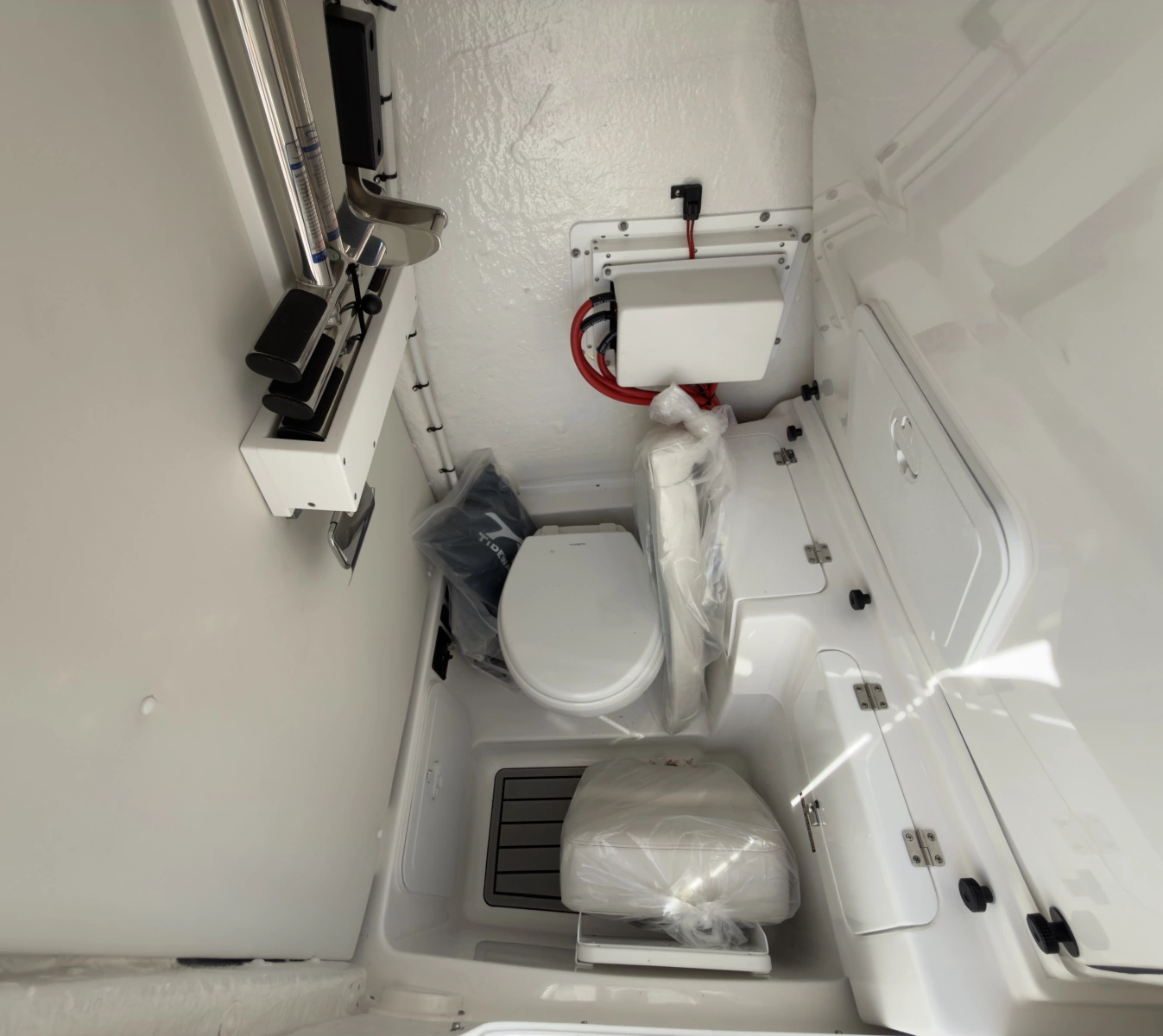 27ft Tidewater Yacht For Sale