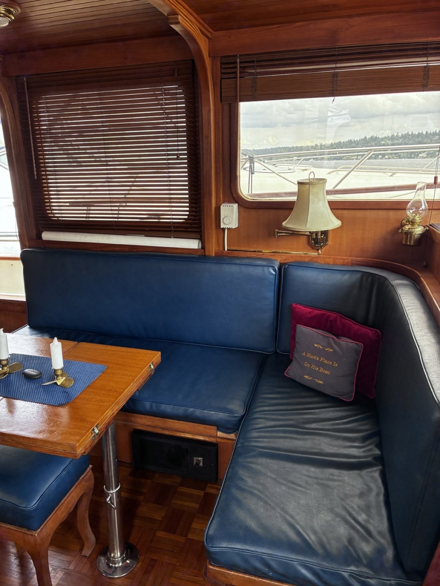 1979 Ocean Alexander 40 Double Cabin