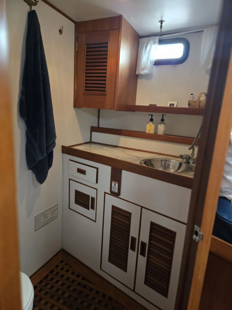 1979 Ocean Alexander 40 Double Cabin