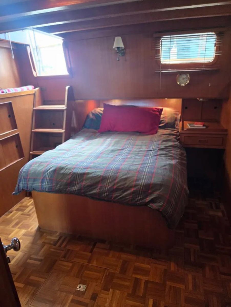 1979 Ocean Alexander 40 Double Cabin