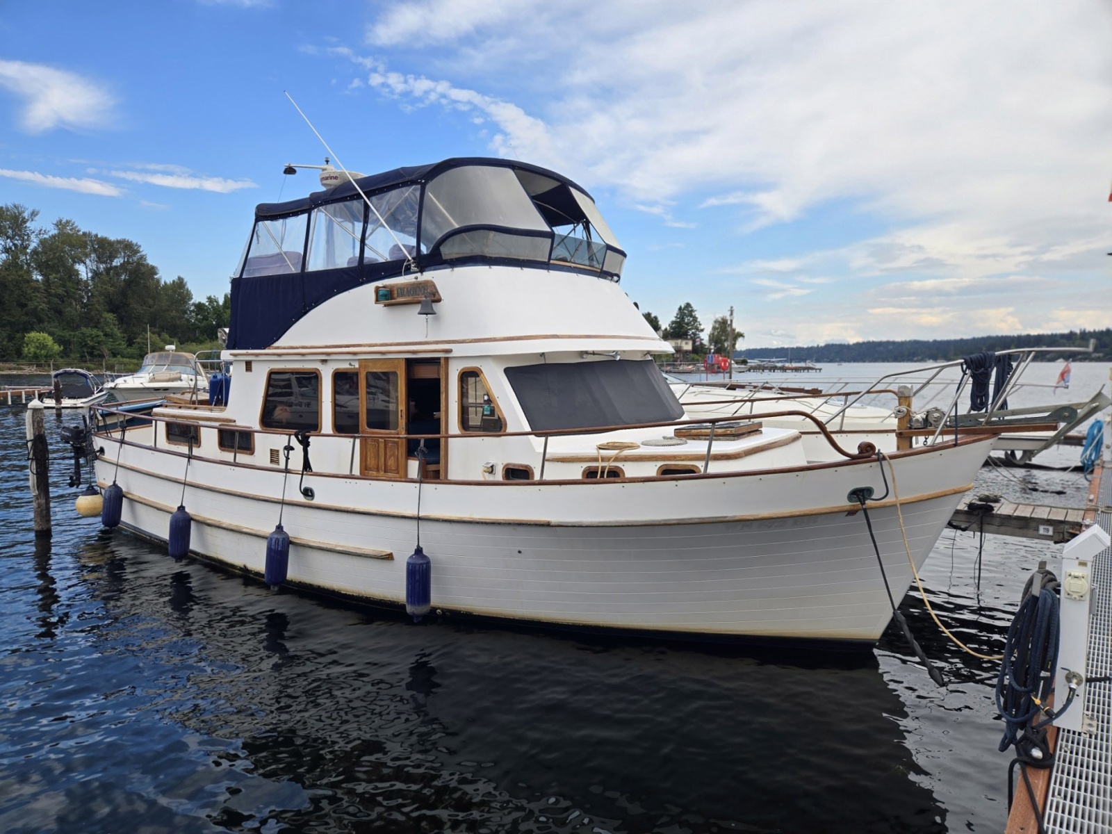 1979 Ocean Alexander 40 Double Cabin