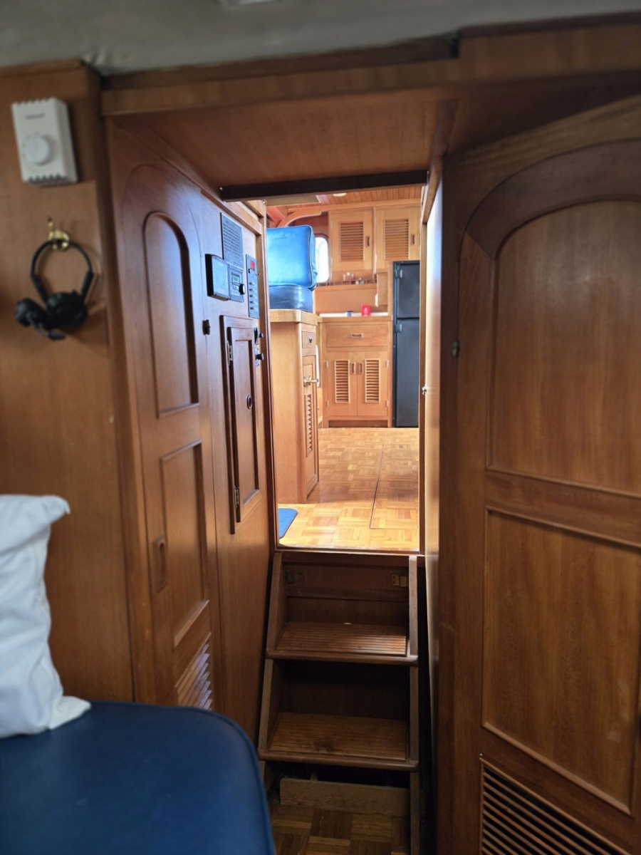 1979 Ocean Alexander 40 Double Cabin
