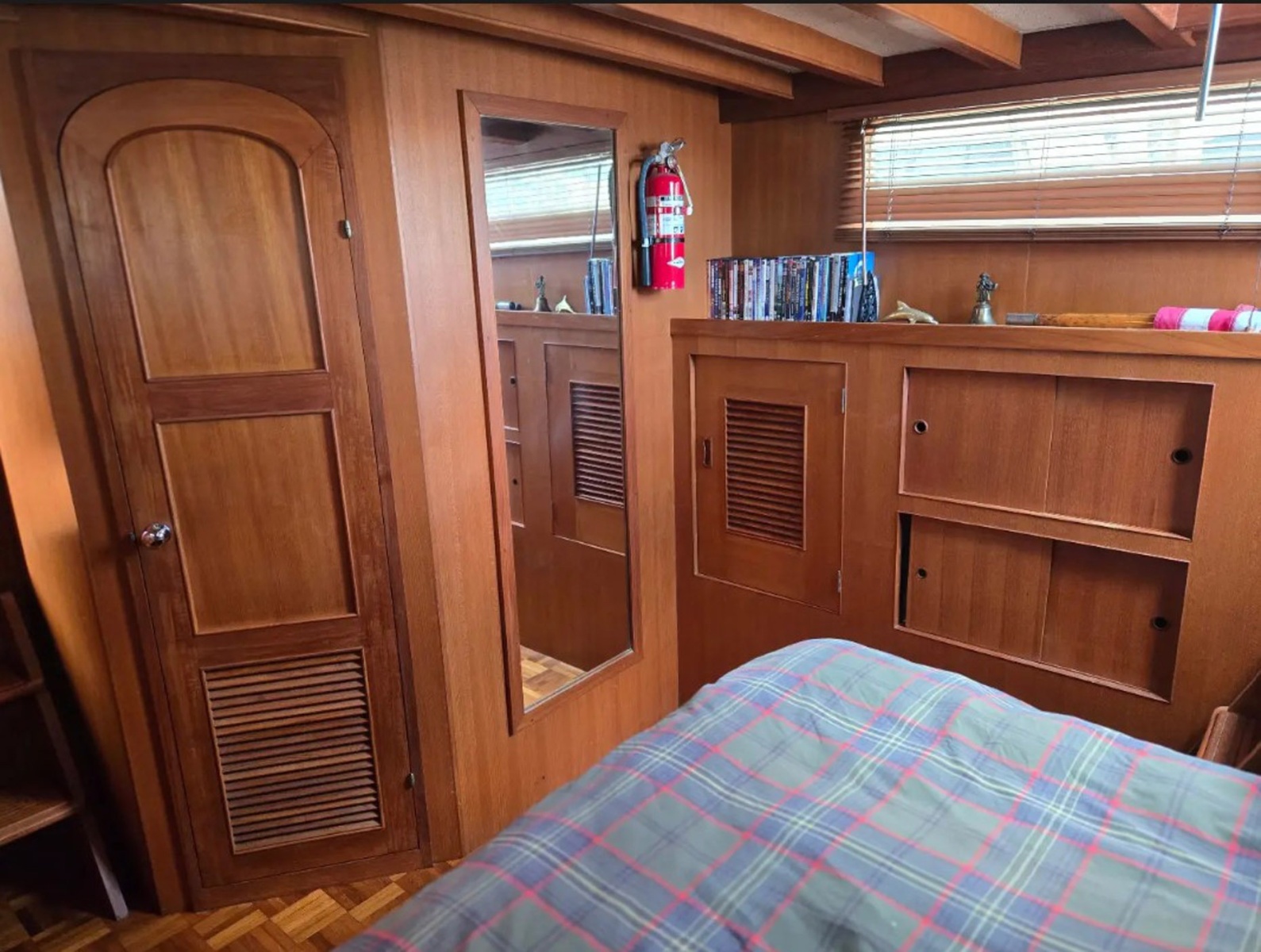 1979 Ocean Alexander 40 Double Cabin