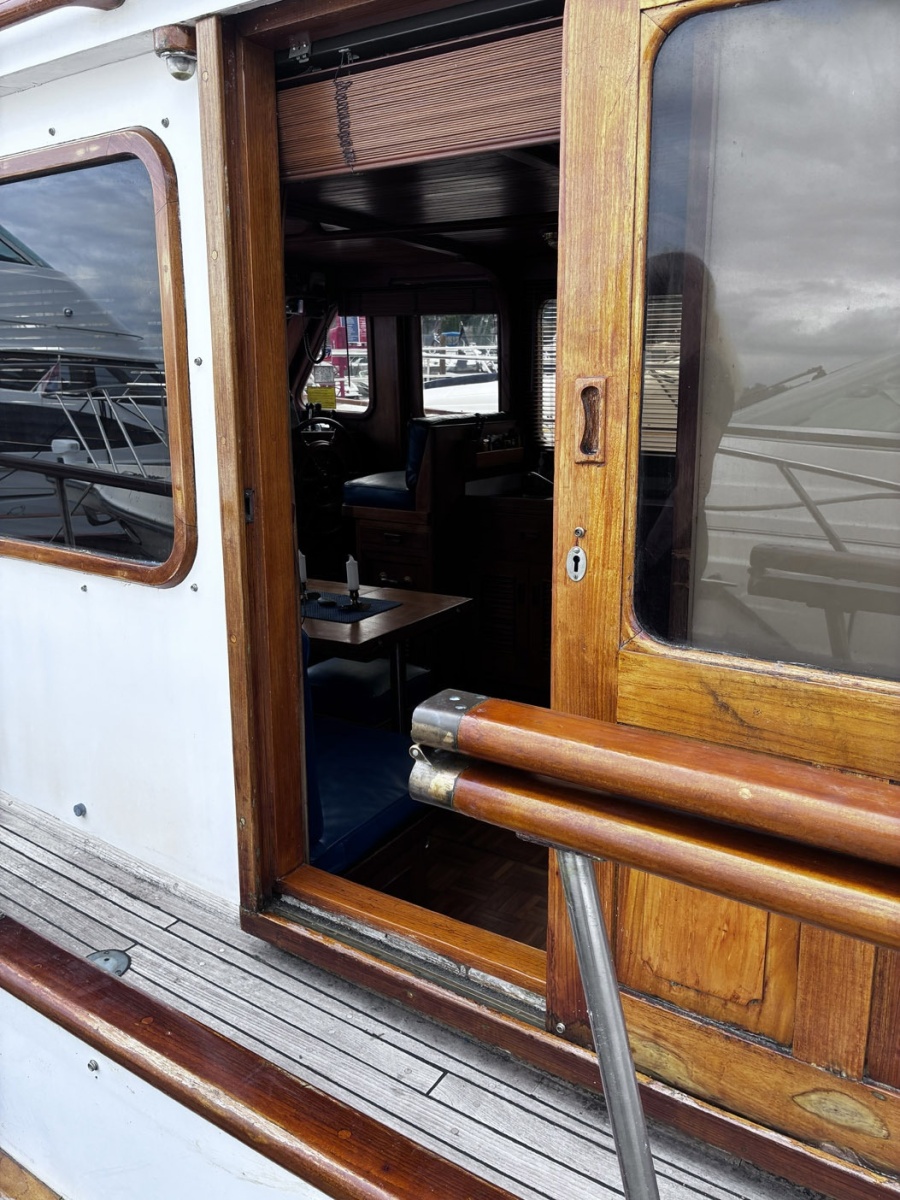 1979 Ocean Alexander 40 Double Cabin