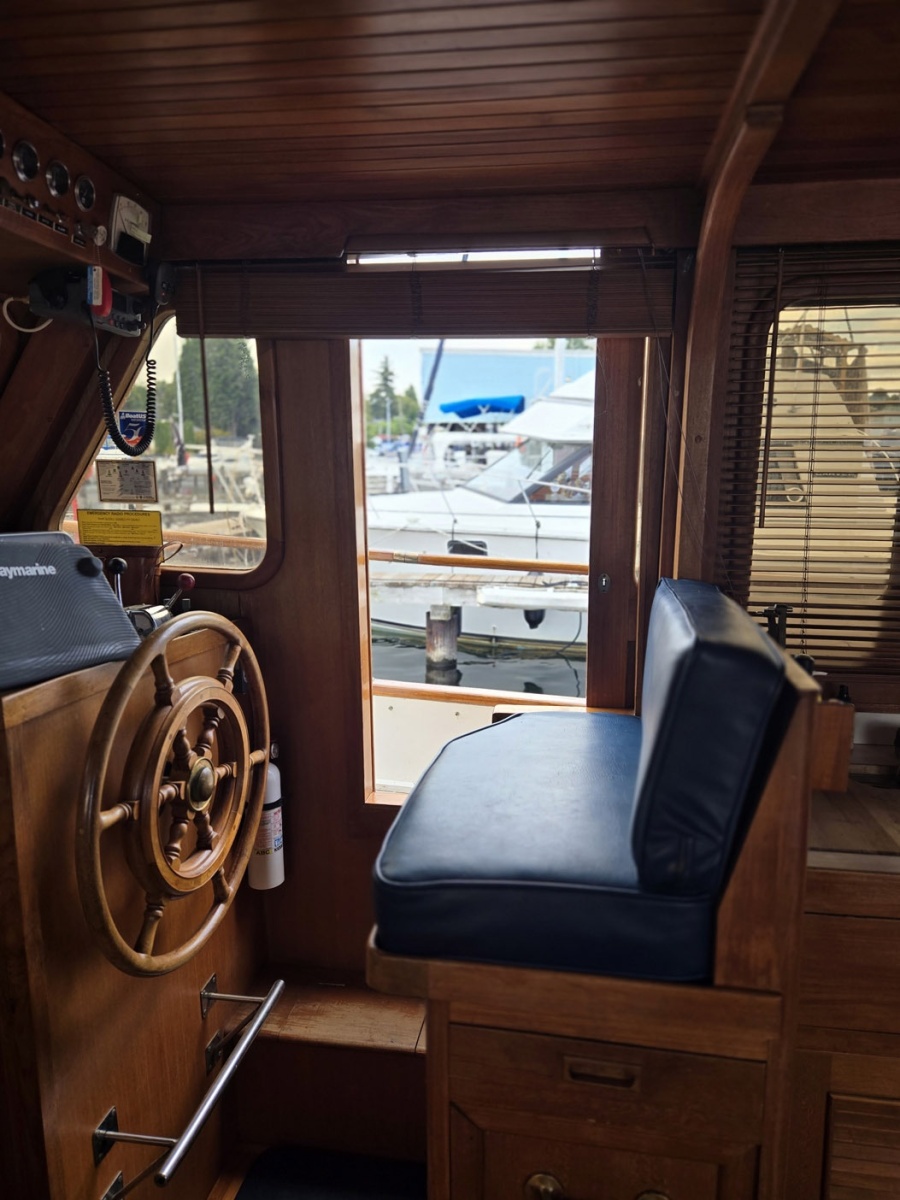 1979 Ocean Alexander 40 Double Cabin