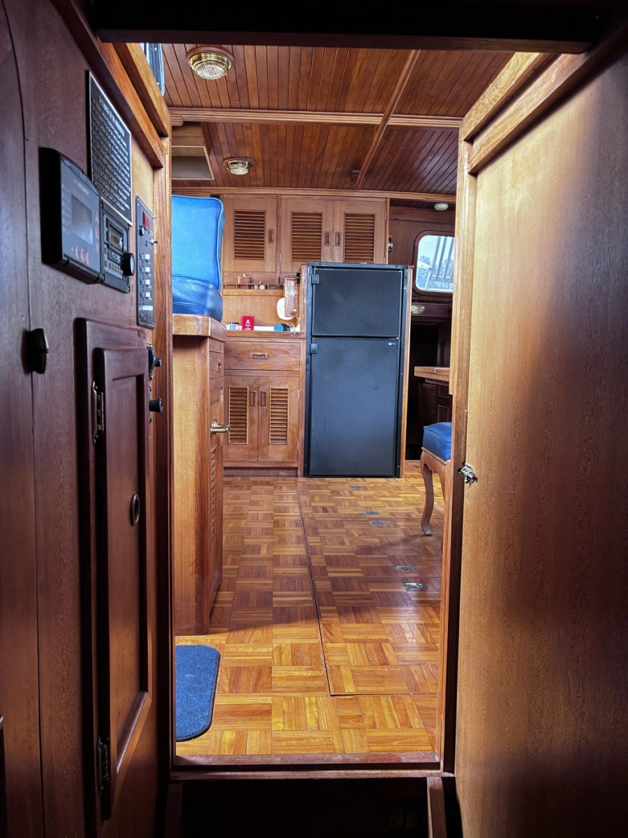 1979 Ocean Alexander 40 Double Cabin